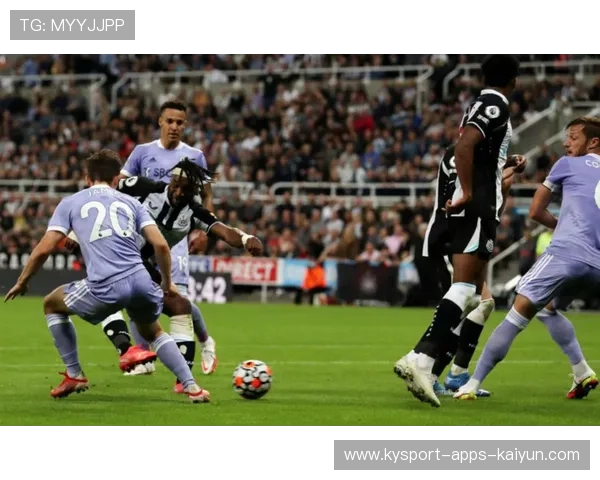 纽卡斯尔禁区包抄积极